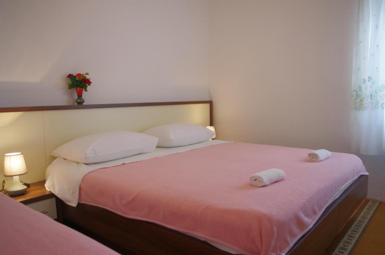 Family Friendly Seaside Apartments Vlasici, Pag - 4319 Exterior foto