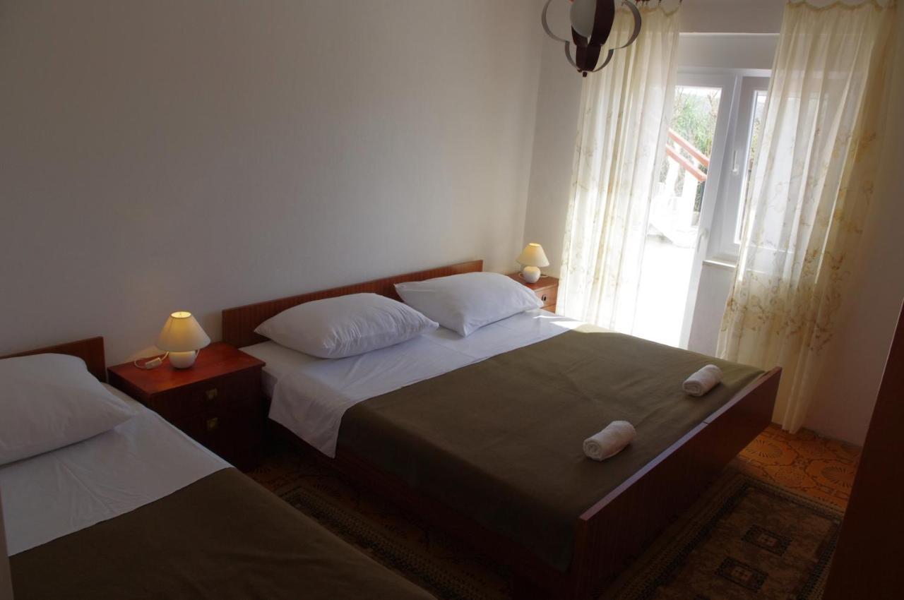 Family Friendly Seaside Apartments Vlasici, Pag - 4319 Exterior foto